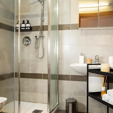 Casa Di Design Con Giardino Privato In Centro A Διαμέρισμα *