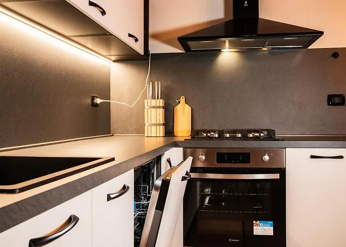 Casa Di Design Con Giardino Privato In Centro A