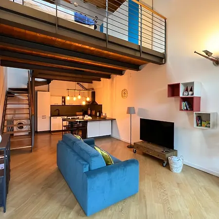 Casa Di Design Con Giardino Privato In Centro A Apartmán