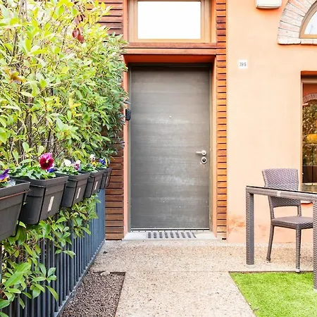Casa Di Design Con Giardino Privato In Centro A 아파트 *